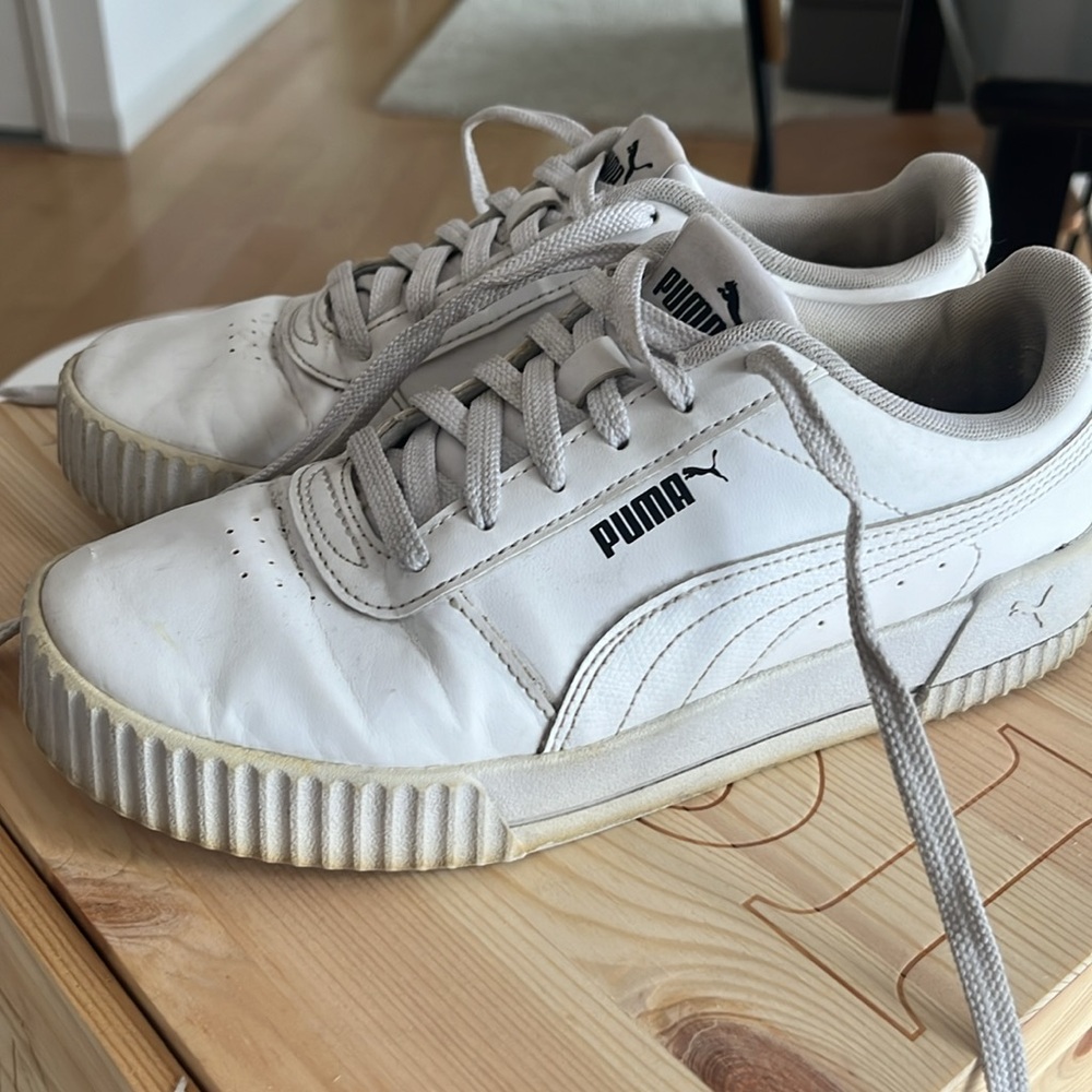 Women’s size 7 Puma